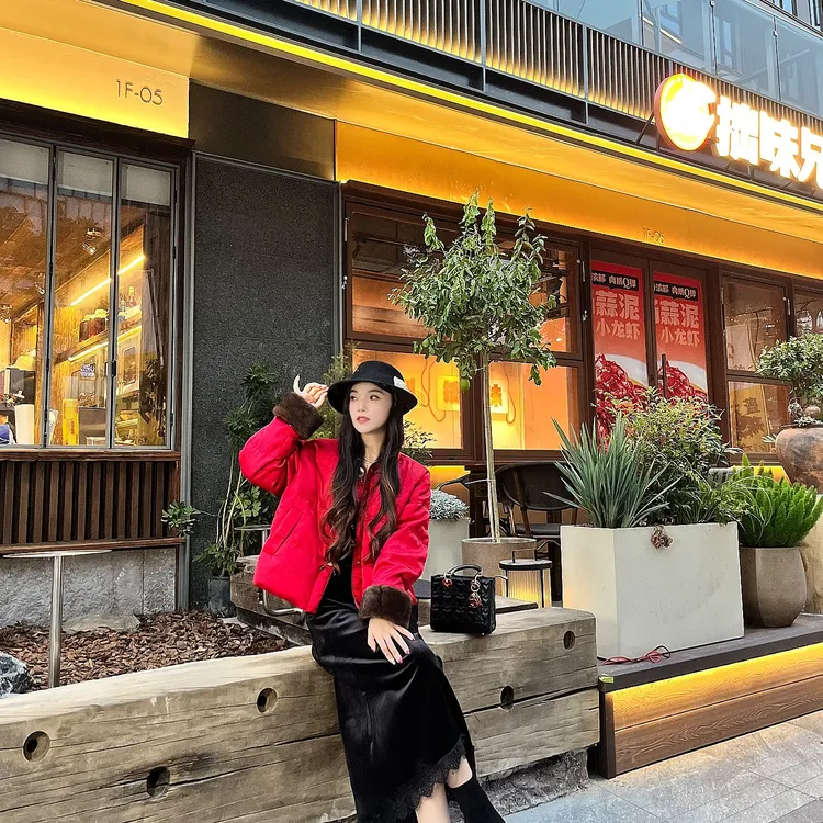 LA.Sheila“北方佳人”新中式高级感唐装羽绒服253-YRF/1013-5619