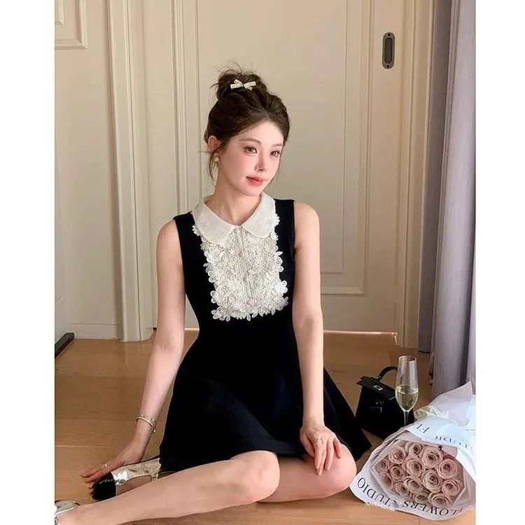 A字裙拼接蕾丝娃娃夏季气质修身连衣裙法式无袖A字裙收腰短裙