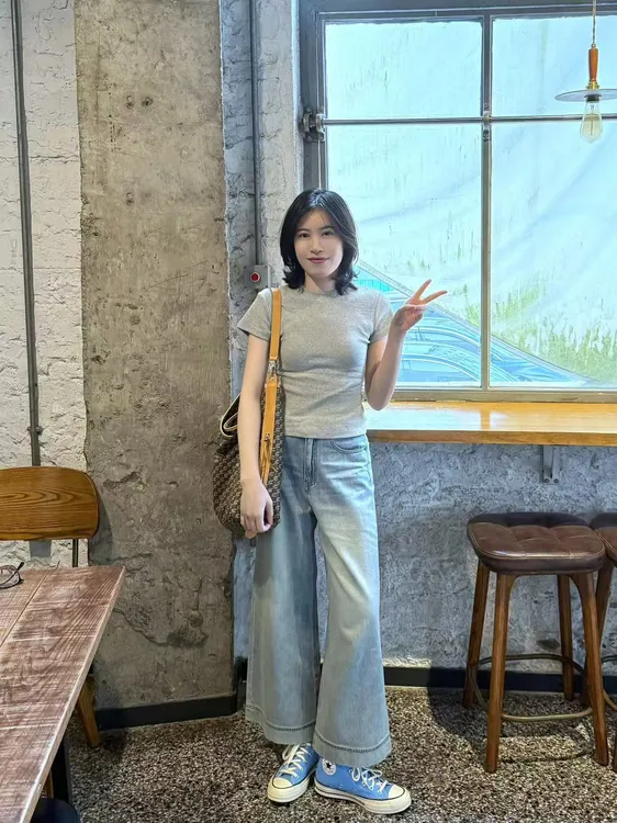 2025夏季新款韩系chic穿搭灰色针织短袖t恤复古高腰牛仔裤套装