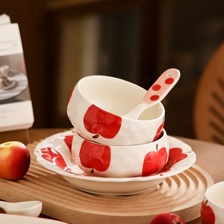可爱红苹果碗陶瓷餐具2025新年釉下彩吃米饭碗特别好看的甜品小碗