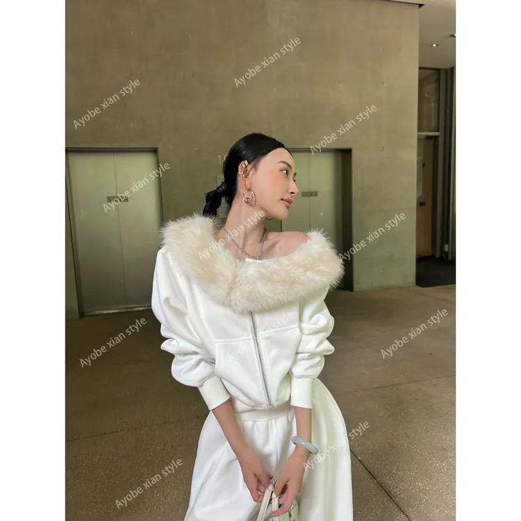 【AYOBE】小贤   气质休闲韩系松弛感辣妹露肩毛领时髦套装