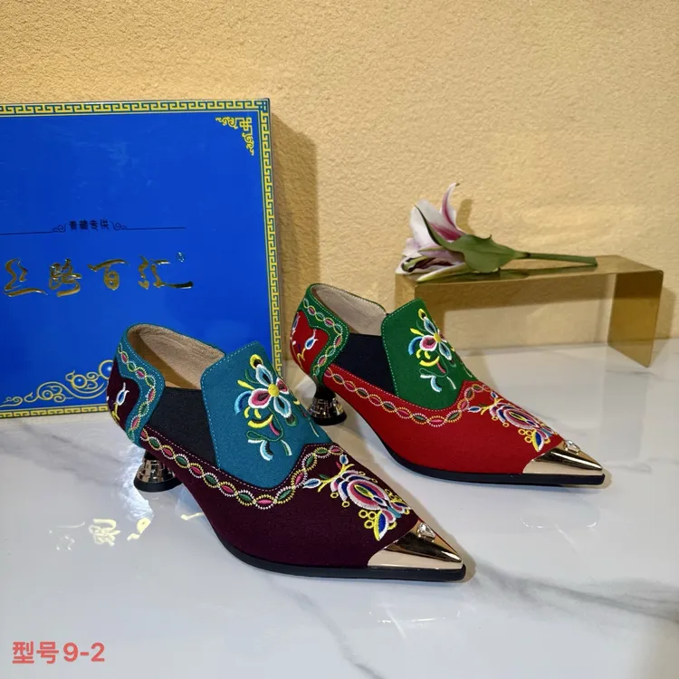9-2藏式松巴拉姆绣花鞋藏族夏季短靴高跟鞋搭配藏装青海西藏包邮