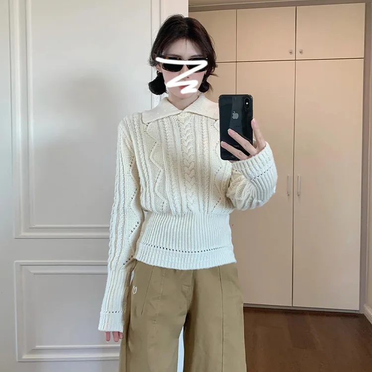 白色翻领麻花毛衣女秋冬季2025新款设计感加厚内搭打底针织衫上衣