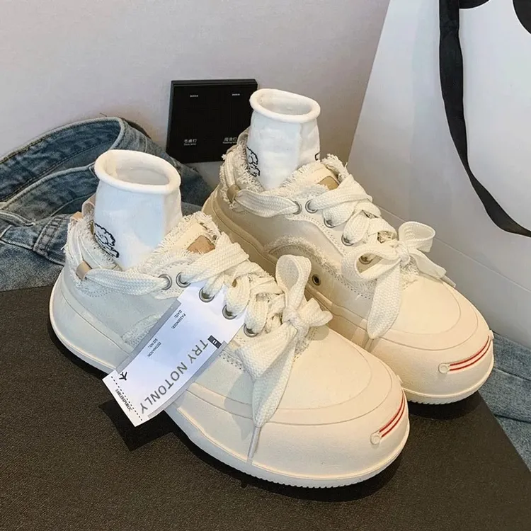 高级感满满！檀健次同款板鞋情侣款休闲百搭时尚2025年爆款情侣款