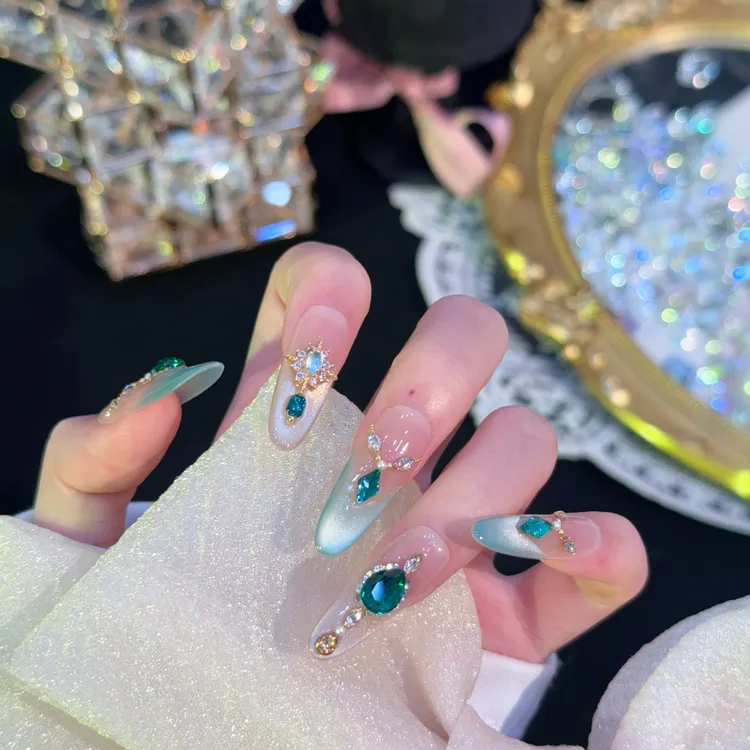 【浮生梦】纯手工穿戴甲ins重工高级感贴钻爆闪猫眼指甲贴美甲贴片