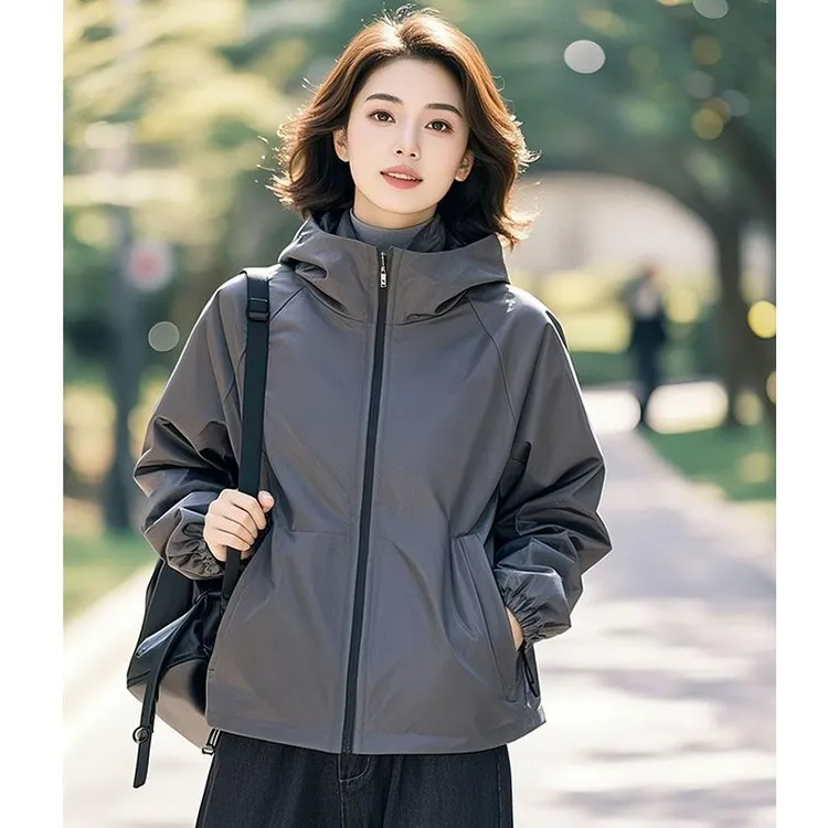 超好看灰色连帽薄外套女春秋新款韩版宽松百搭休闲简约女款冲锋衣