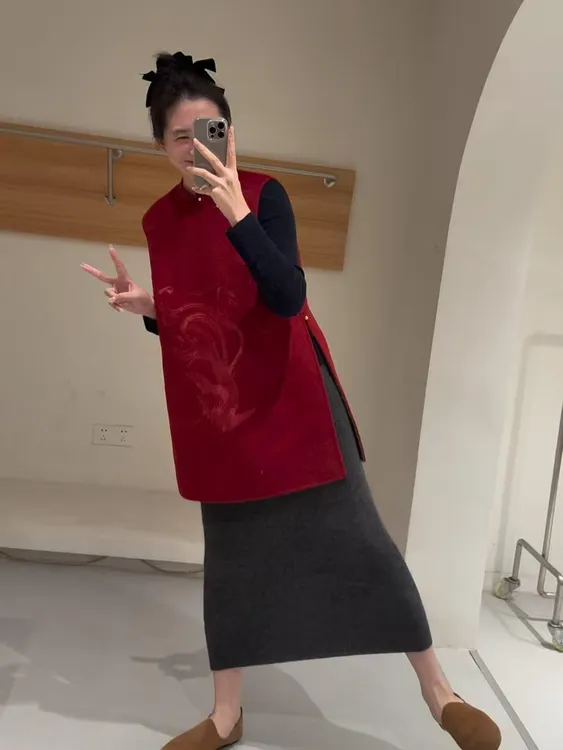 2025秋冬新款新中式刺绣毛呢马甲打底衫搭配半身裙气质三件套装女