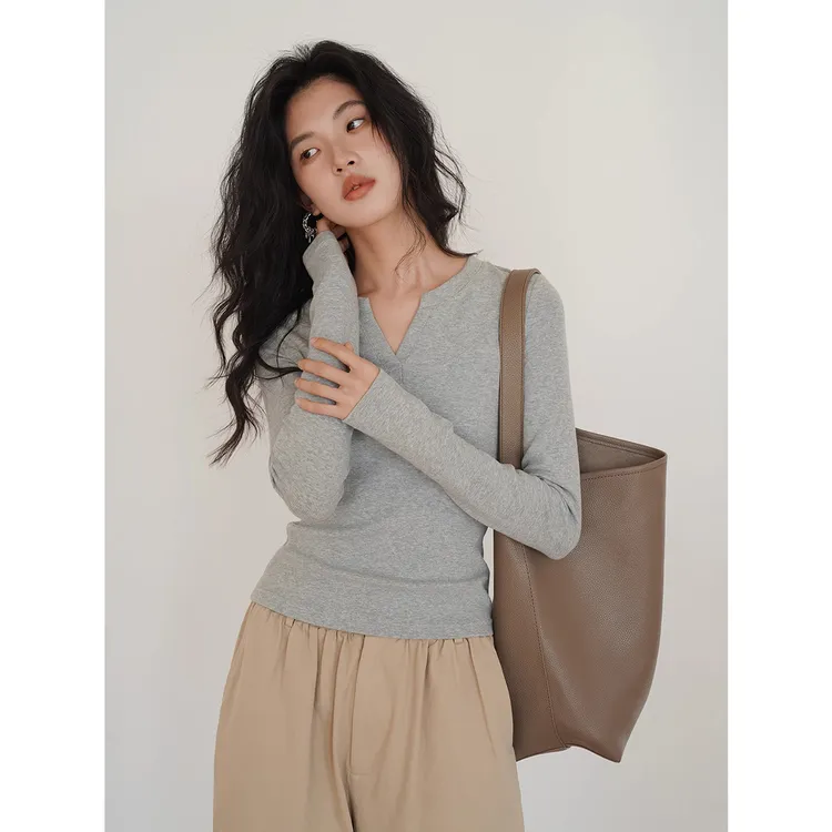 林木木灰色百搭针织打底衫上衣女显瘦秋冬新款纯色内搭长袖t恤