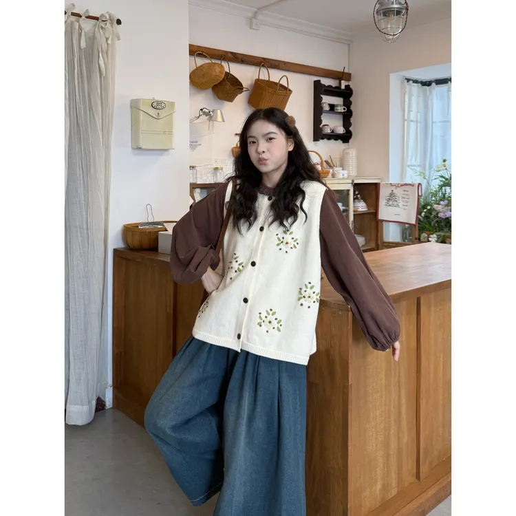 复古花边圆领衬衫刺绣针织马甲牛仔裤女2025秋季新款时尚套装chic