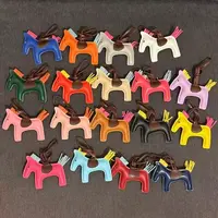 潮包包挂件配饰可爱纯手工缝制皮革流苏小马挂件配饰