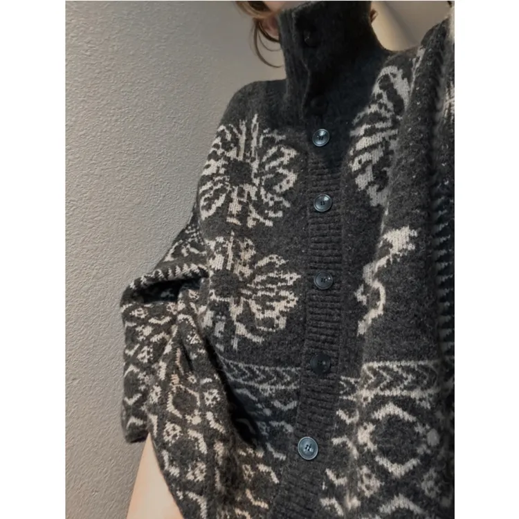 11羊毛%翻领费尔岛开衫 韩系复古提花氛围松弛感慵懒针织毛衣外套