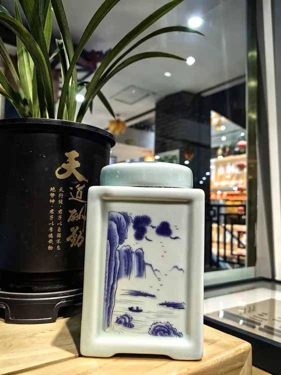 景德镇陶瓷方形茶叶罐密封防潮存茶罐高档茶叶罐博古架摆件特大号