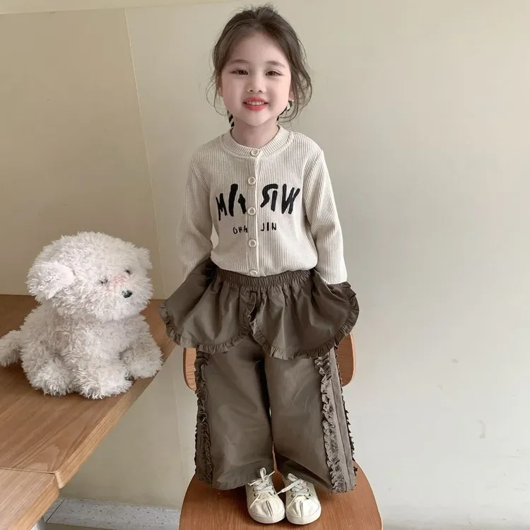女童套装秋季2025新款洋气儿童字母开衫秋装女宝宝荷叶裤两件套潮