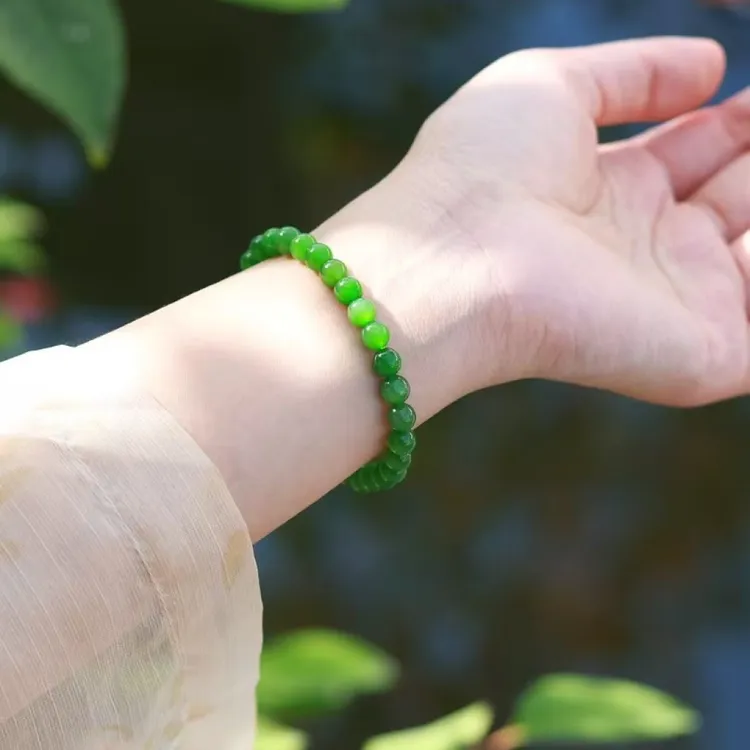 【珠圆玉润】•手串规格：6mm 重10g材质：和田玉•碧玉 老料 