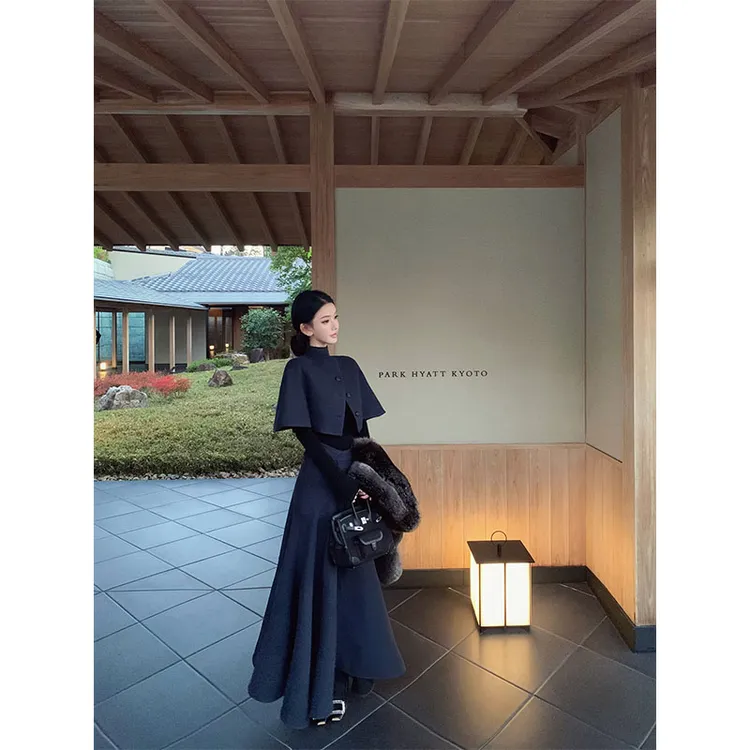 2025秋季时尚御姐风穿搭显瘦修身百搭上衣气质高腰a字半身裙套装 