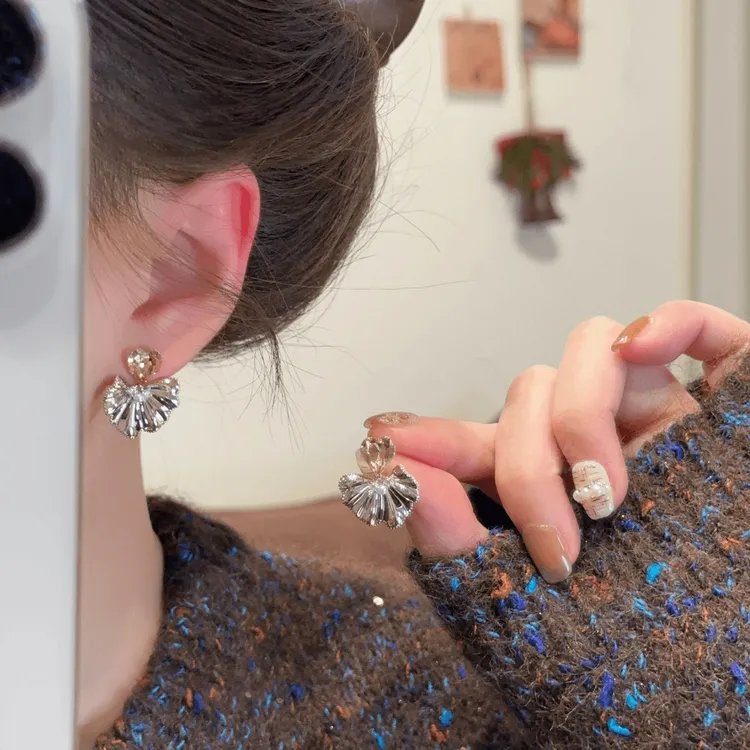 铜合金锆石耳饰 精致锆石爱心花朵耳钉小众气质百搭