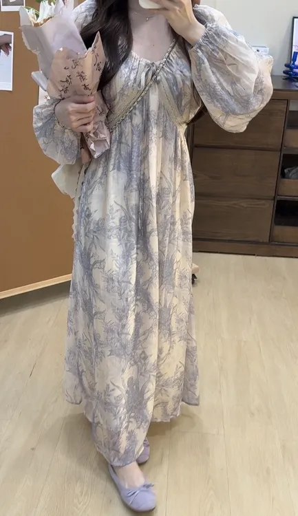 法式秋季新款气质茶歇气宽松长袖碎花连衣裙女减龄碎蓝吟时尚百搭