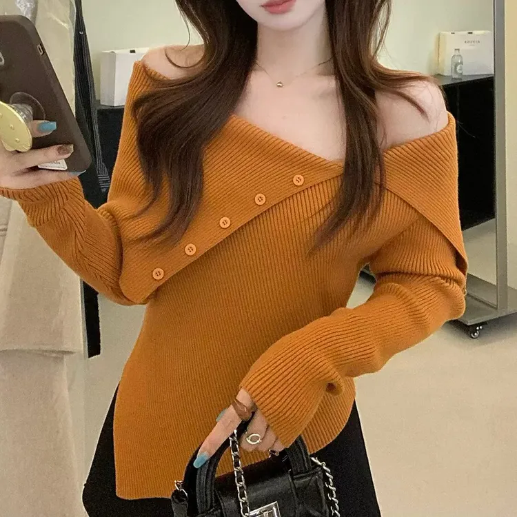 【陈啾啾专属】高级感翻领针织衫女秋冬2025新款洋气露肩纯色修身显瘦长袖上衣