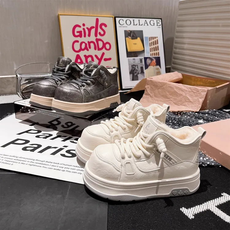 欧洲站大头卡皮巴拉面包鞋2025新款厚底松糕雪地棉靴休闲小白鞋女