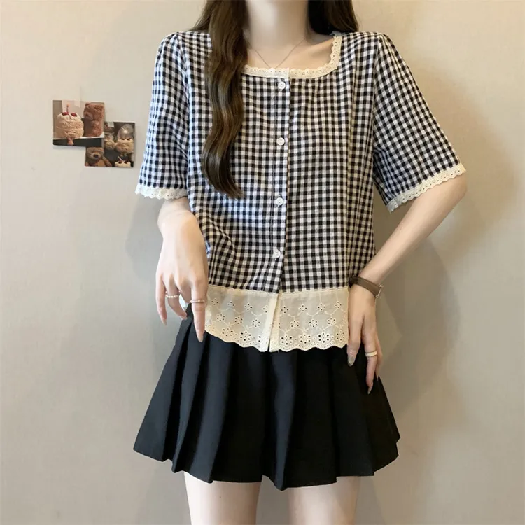 大码显瘦小香风时尚短袖格子衬衫女夏季新款遮肚子单排扣方领上衣