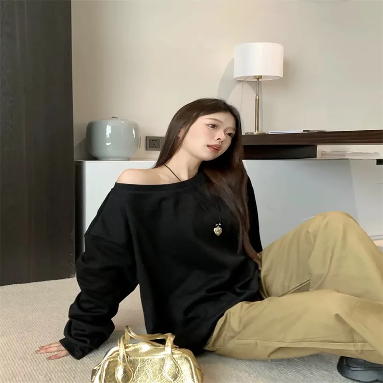 秋冬宽松露肩斜领长袖小众韩系风简约纯色百搭卫衣女生休闲上衣潮