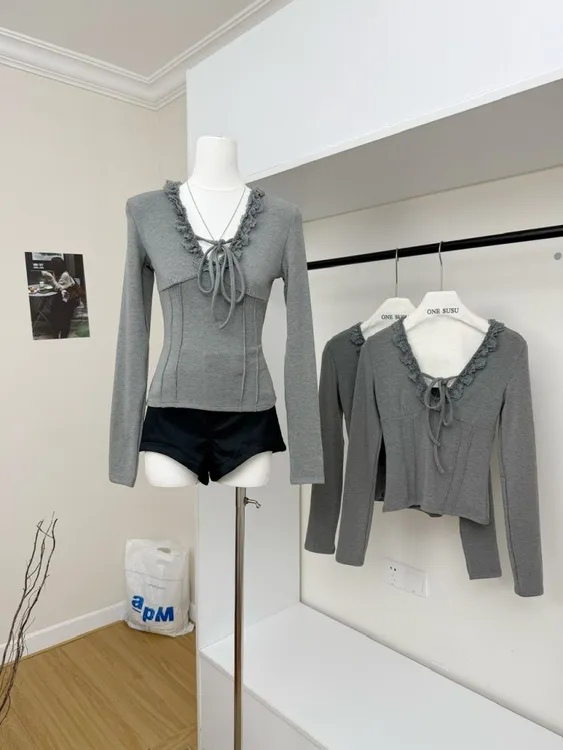 磨毛蕾丝花边V领长袖t恤女冬季穿搭系带打底衫修身韩版显瘦上衣潮