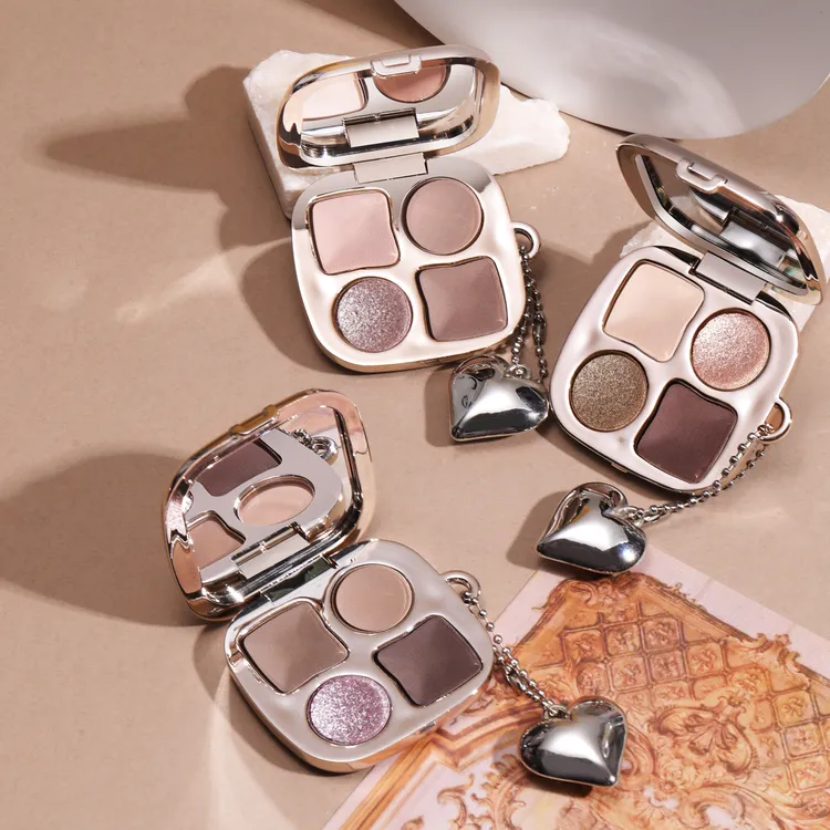 WEINIXIAOXIONG/维妮小熊幻彩秘境宠爱眼影盘幻彩秘境宠爱眼影盘