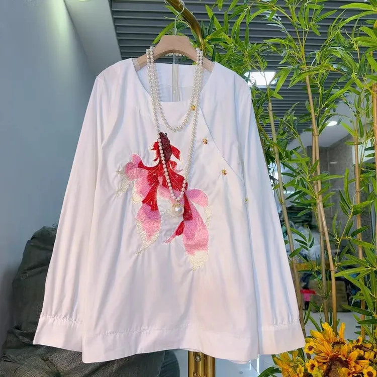 欧货时尚刺绣鲤鱼百搭衬衫微胖大码女装遮肉显瘦上新6697