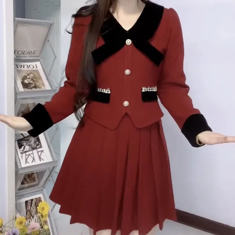 秋冬新款时尚百搭小香风上衣搭配短裙套装