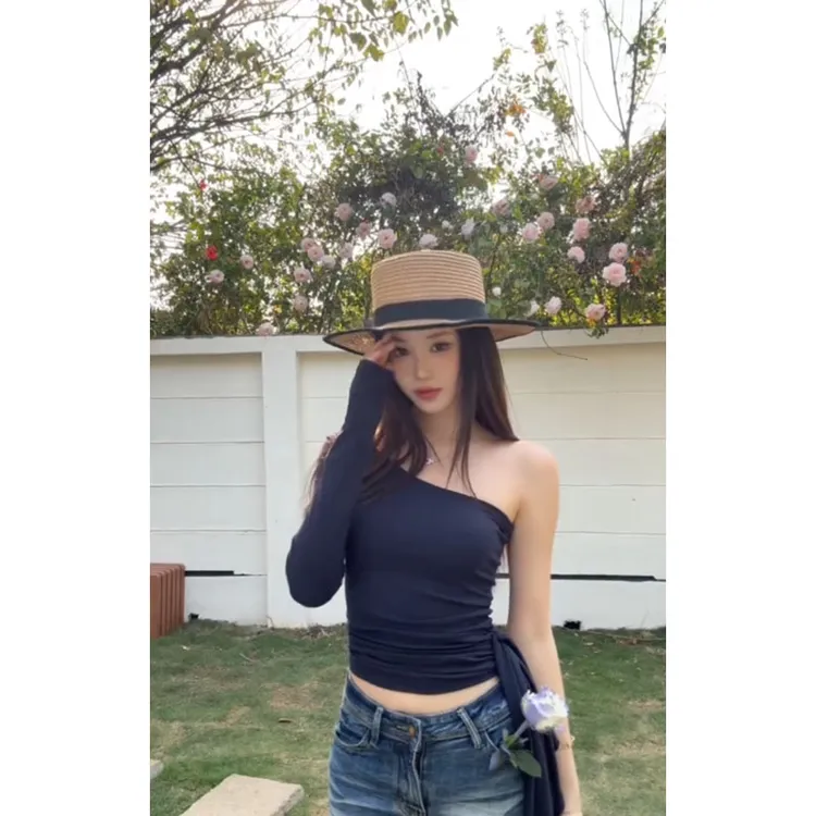 夏季新款洋气休闲百搭时尚设计感露肩长袖上衣高腰修身显瘦牛仔裤