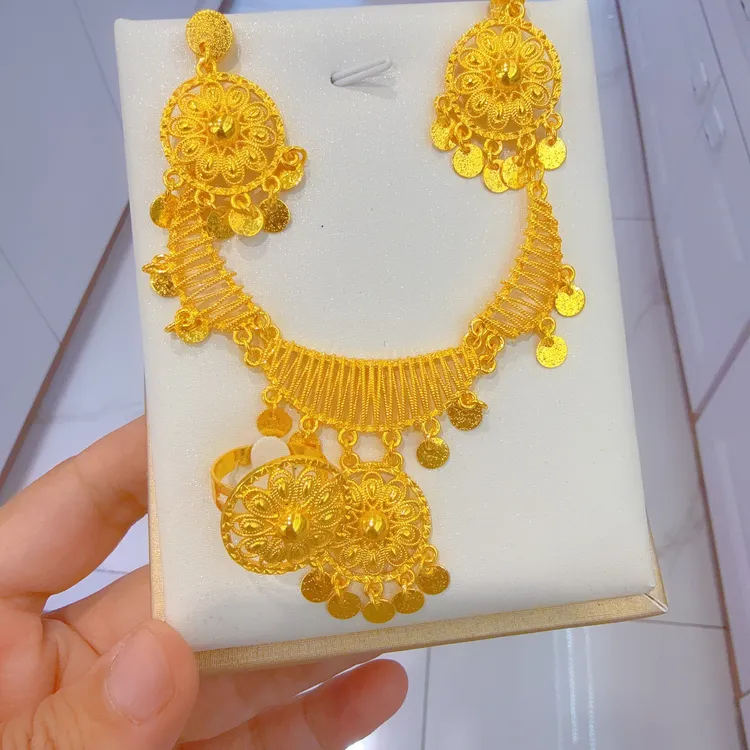 铜合金亚克力项链 新款时尚金子同款三件套首饰百搭精美女士