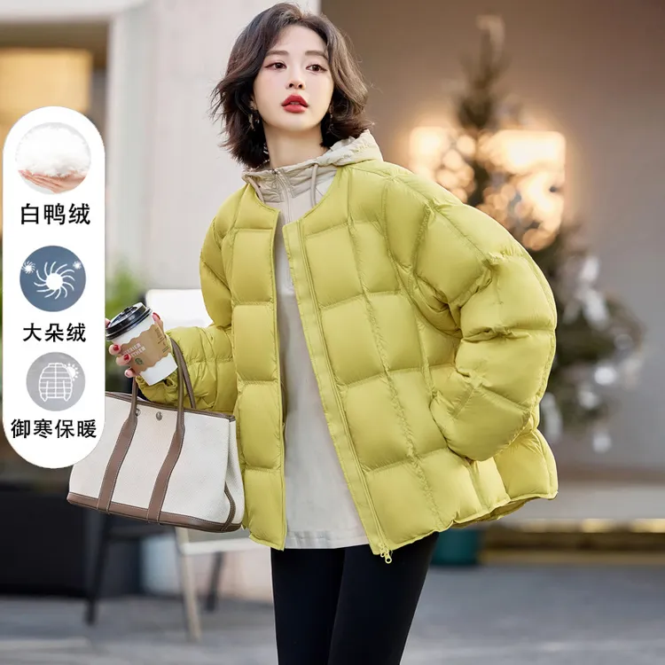 泡芙羽绒服女短款2025年冬装新款时尚方格圆领超轻保暖白鸭绒外套