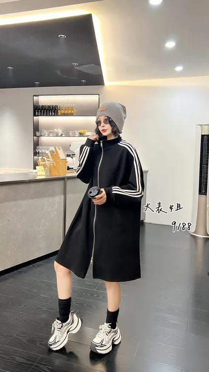 9188加大码欧洲站秋季新款韩版三条杠百搭休闲宽松中长款拉链外套