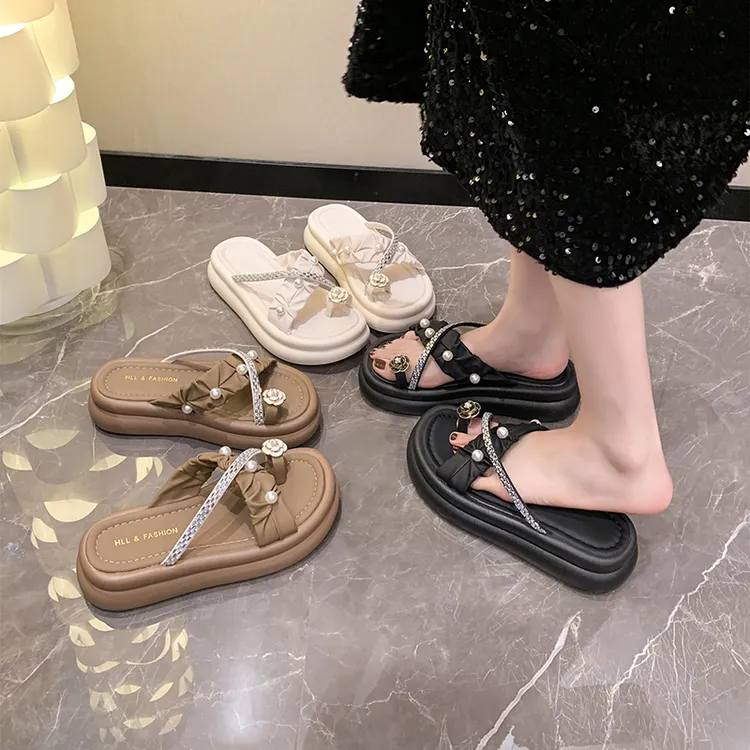 拖鞋女夏外穿2025新款法式山茶花厚底套趾凉拖鞋配裙子软底沙滩鞋