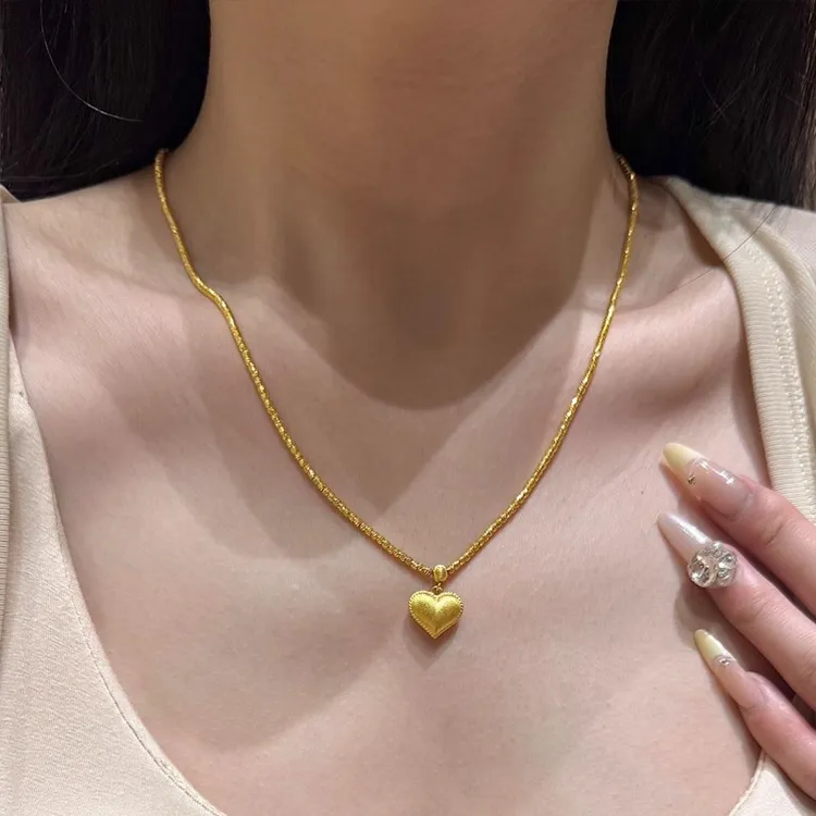 铜合金项链 爆闪复古碎碎金色心形吊坠轻奢新中式爱心项链送女友
