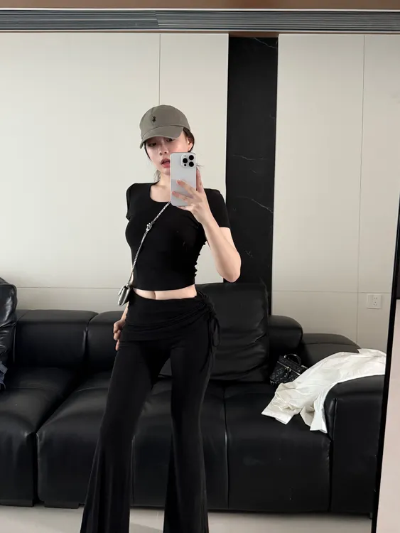 瘦没了纸片人套装修身短袖T恤两件套微喇叭裤套装