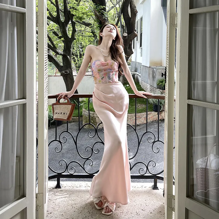 【莫奈花园】裙子女款爆款2025新款高级感浪漫法式气质性感连衣裙女