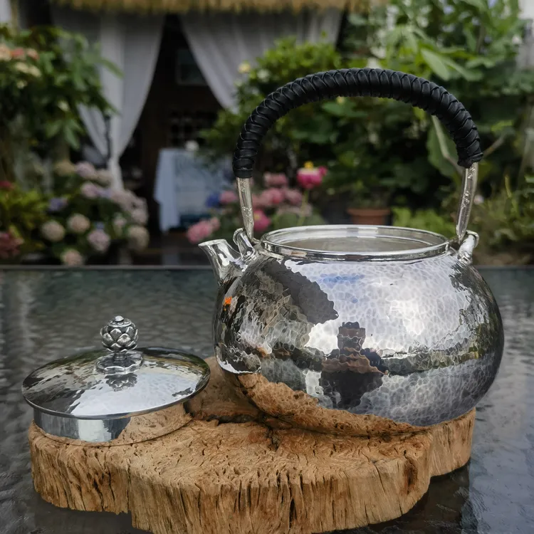 鹤庆手工足银煮水壶
