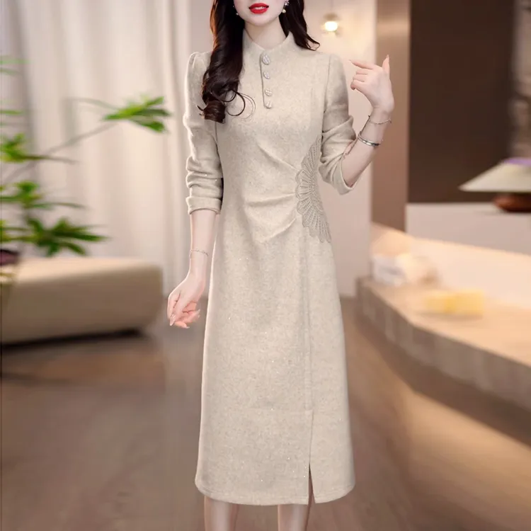 轻奢优雅风加厚连衣裙女2025冬季新款女士洋气修身显瘦减龄中长裙