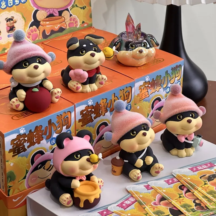 蜜蜂小狗的快乐日常盲盒可爱手办玩偶车载摆件女生生日礼物送闺蜜