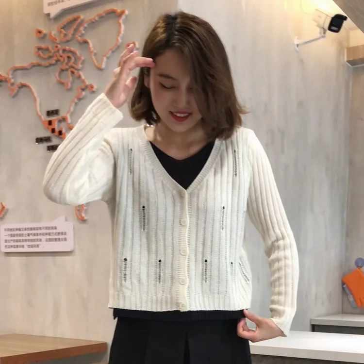 设计感假两件撞色V领针织衫女2025秋季新款韩版欧韩显瘦幂式穿搭