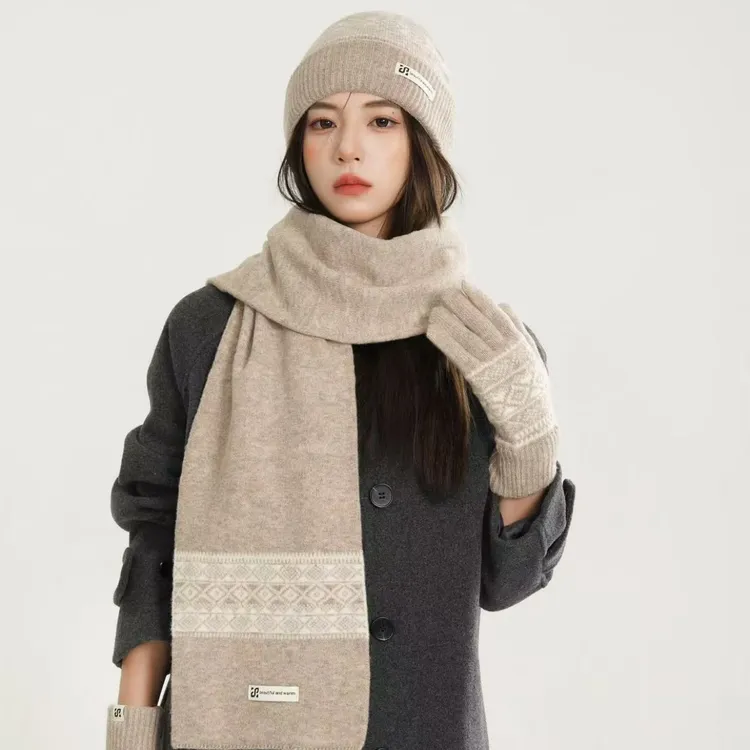 围巾帽子手套三件套女2025冬季含羊毛氛围加厚百搭保暖防寒