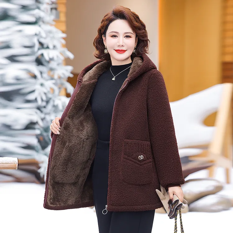 中老年女装连帽加绒加厚外套妈妈装冬季颗粒绒保暖大码老人衣服