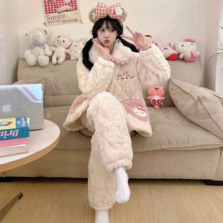睡衣女士秋冬季可外穿加厚保暖翻领长袖家居服珊瑚绒三层夹棉套装