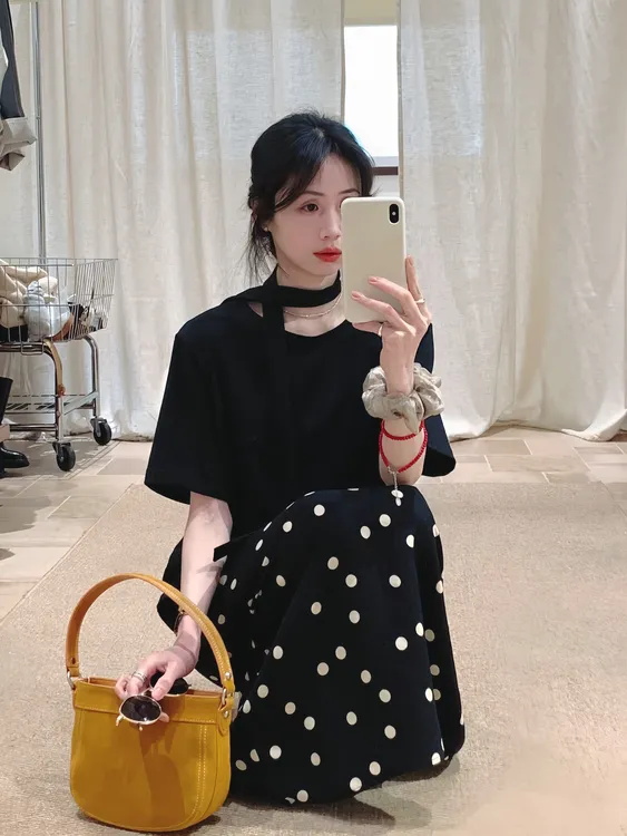 【小自在】韩系黑色圆领飘带短袖时尚T恤女休闲百搭波点半裙套装