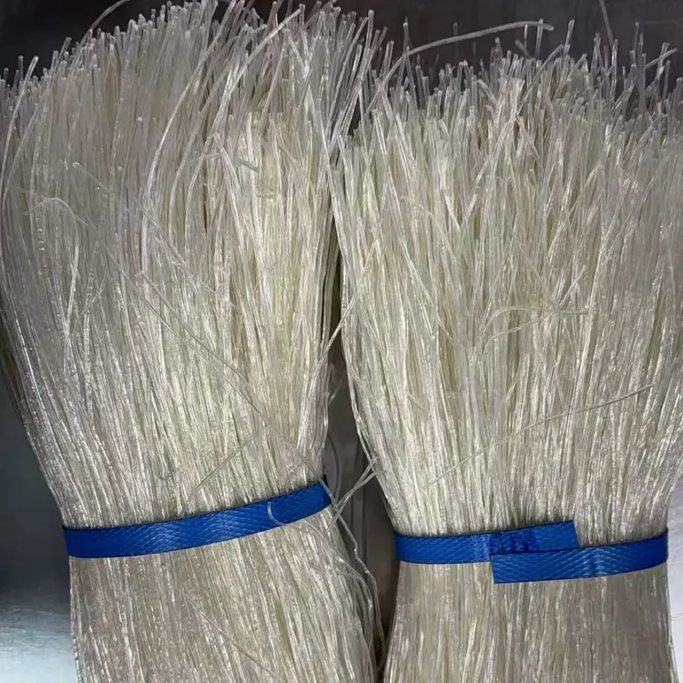 土豆粉丝（尾巴）拌凉菜的5斤一袋，袋子2两开水煮5分钟即可）