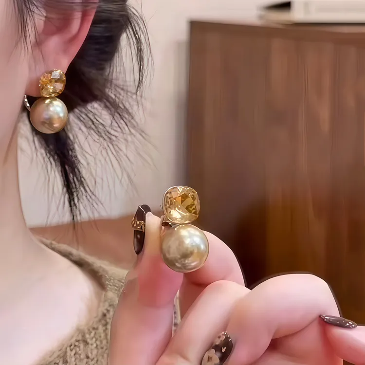轻奢复古香槟仿珍珠耳钉2025新款气质名媛耳环百搭高级感耳饰4665
