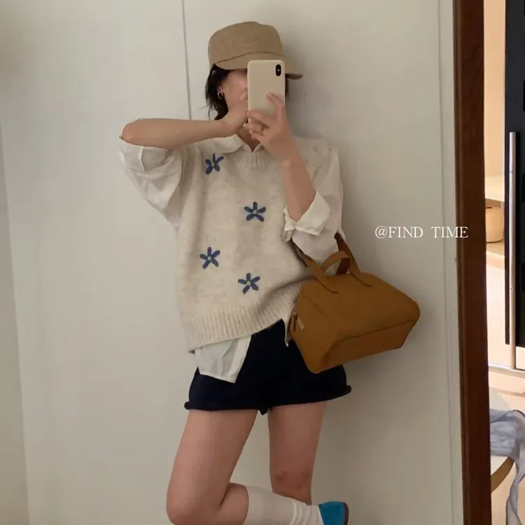 刺绣套头韩版厚款小众女圆领针织百搭网红马夹秋冬