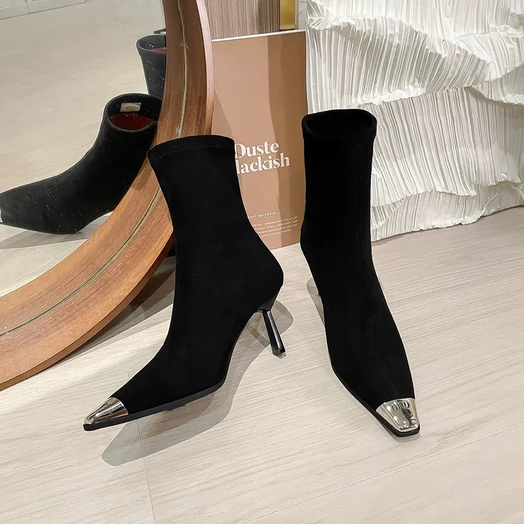 2025秋冬新款黑色金属方头高跟短靴女法式气质细跟绒面弹力瘦瘦靴