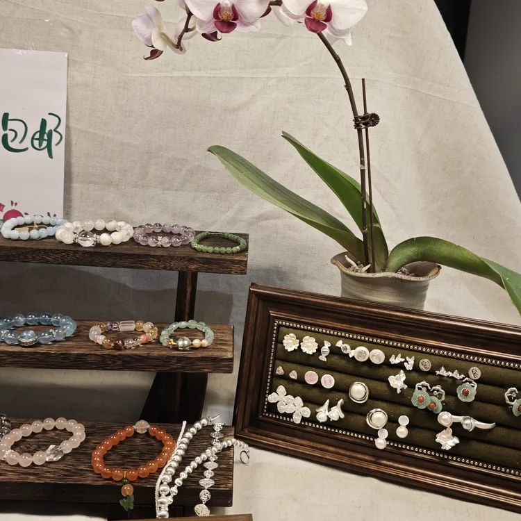 非金属羽毛耳饰 饰品拍价格手工气质白色简约配饰时尚银制品